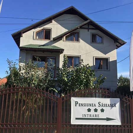 Pensiunea Saseasca Leresti Exterior foto