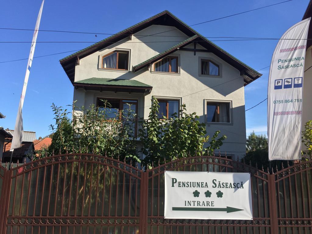 Pensiunea Saseasca Leresti Exterior foto